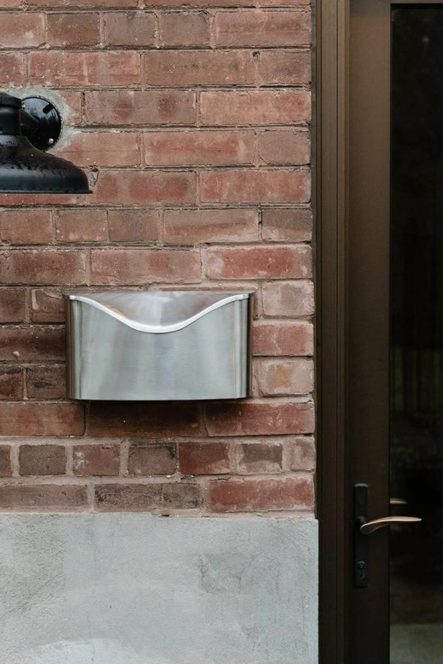Umbra Postino Modern Wall-Mounted Mailbox in Black - Durable Outdoor Mail Holder